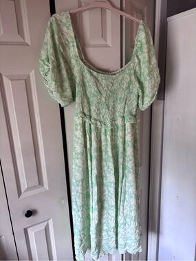 nlt Size 1X Smocked Puff-Sleeve Maxi Dress in Mint Green Floral